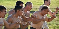 Драка под гармонь и блины